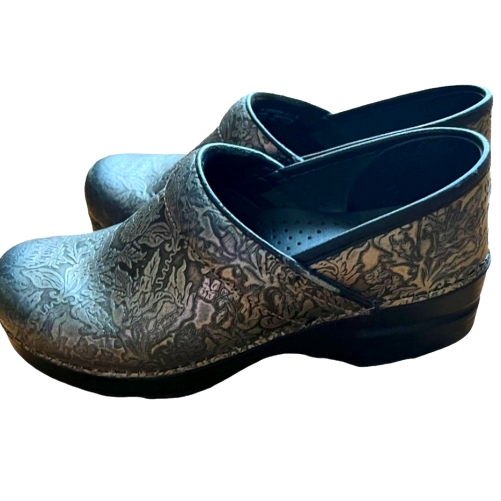 Dansko size 5